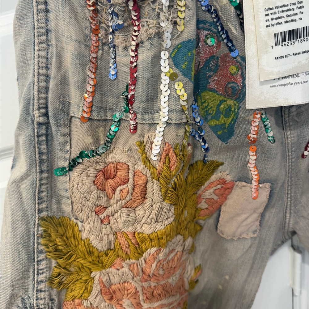 Magnolia Pearl Valentine Crop Denims - Picture 4 of 12